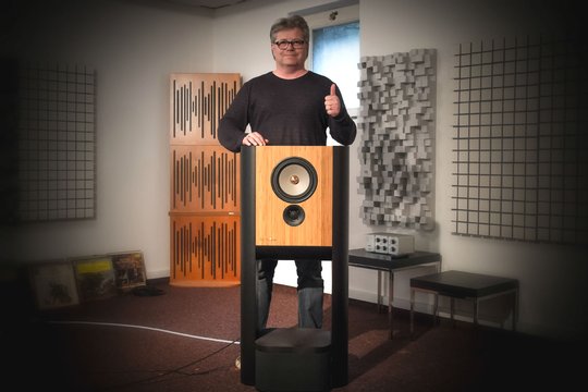 In Concert Audio, Raum 4. Die Digital-Aktivlautsprecher Grimm LS1 bilden zurzeit das innovativste Referenzsystem für direkte digitale und analoge Ansteuerung. Es besticht durch ein unglaublich natürliches und emotional ergreifendes Musikerlebnis. Es unterstützt alle Digital-Formate inkl. DSD und DXD.