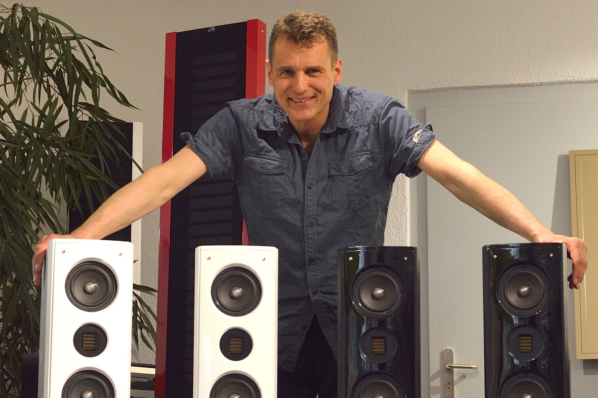 Hifi-Studio Wil – Raum 10. Andreas Müssig vom HIFISTUDIO in Wil sorgt auf High-End-Ausstellungen im In- und Ausland regelmässig für aussergewöhnliche Klangerlebnisse - neuerdings auch mit seiner Eigenmarke AM.