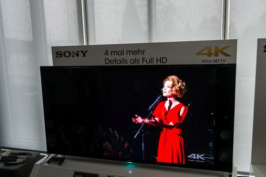 X9 4K Ultra HD TV