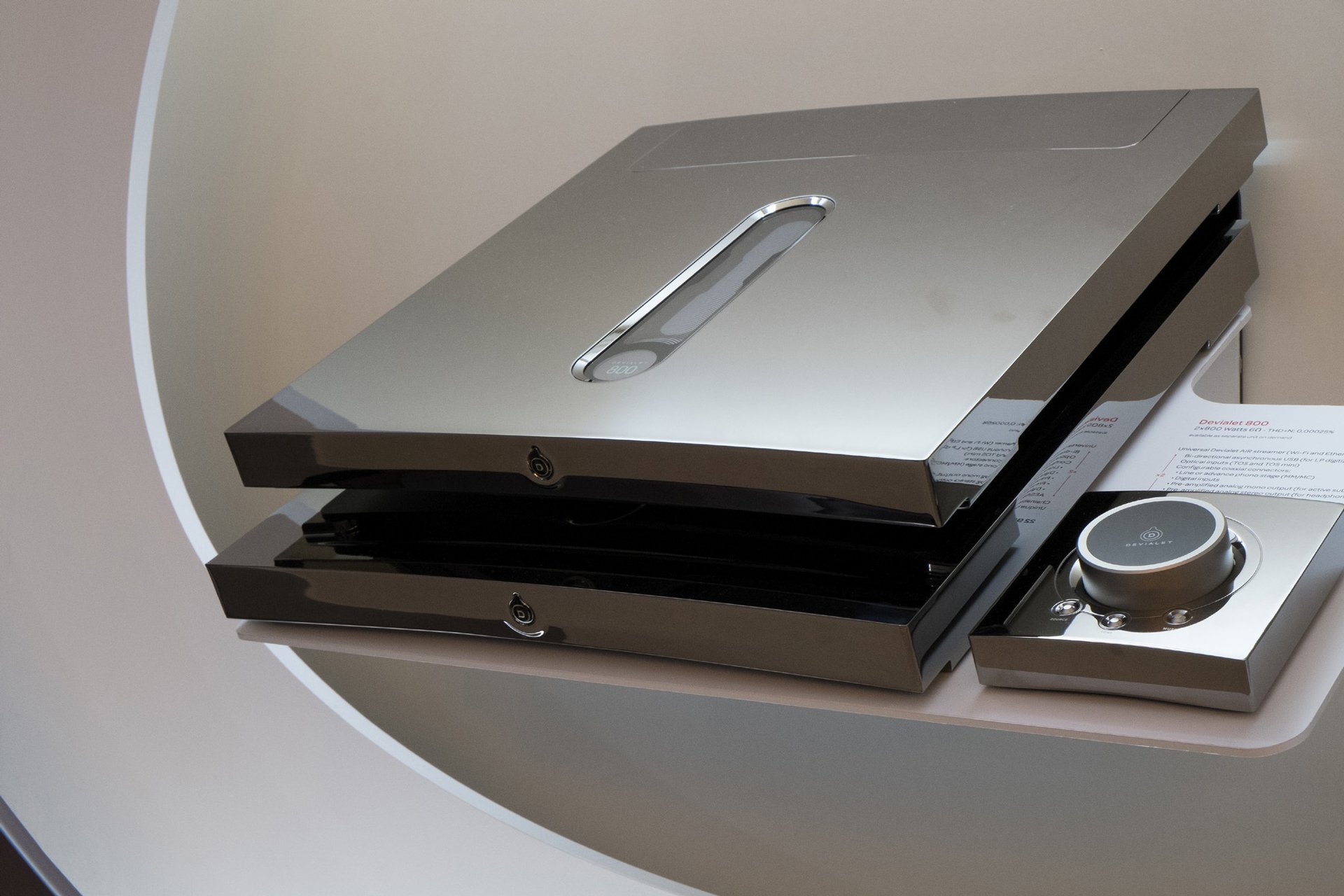 Das grösste Devialet System beinhaltet Streaming, Steuerung und 2 x 800 Watt Verstärkung in Doppel-Mono für wirklich jeden mir bekannten Passiv-Lautsprecher.
