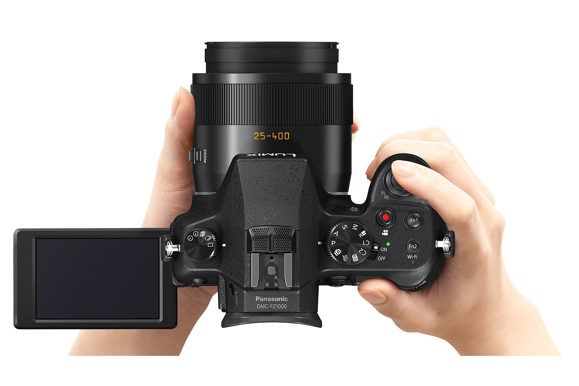 Das relativ grosse und griffige Gehäuse der Lumix FZ1000 hat einen gewichtigen Vorteil – es liegt immer gut und sicher in den Händen. Auch das gesamte Handling der Bridge-Kamera unterscheidet sich kaum von dem einer digitalen Spiegelreflex-Kamera (DSLR).