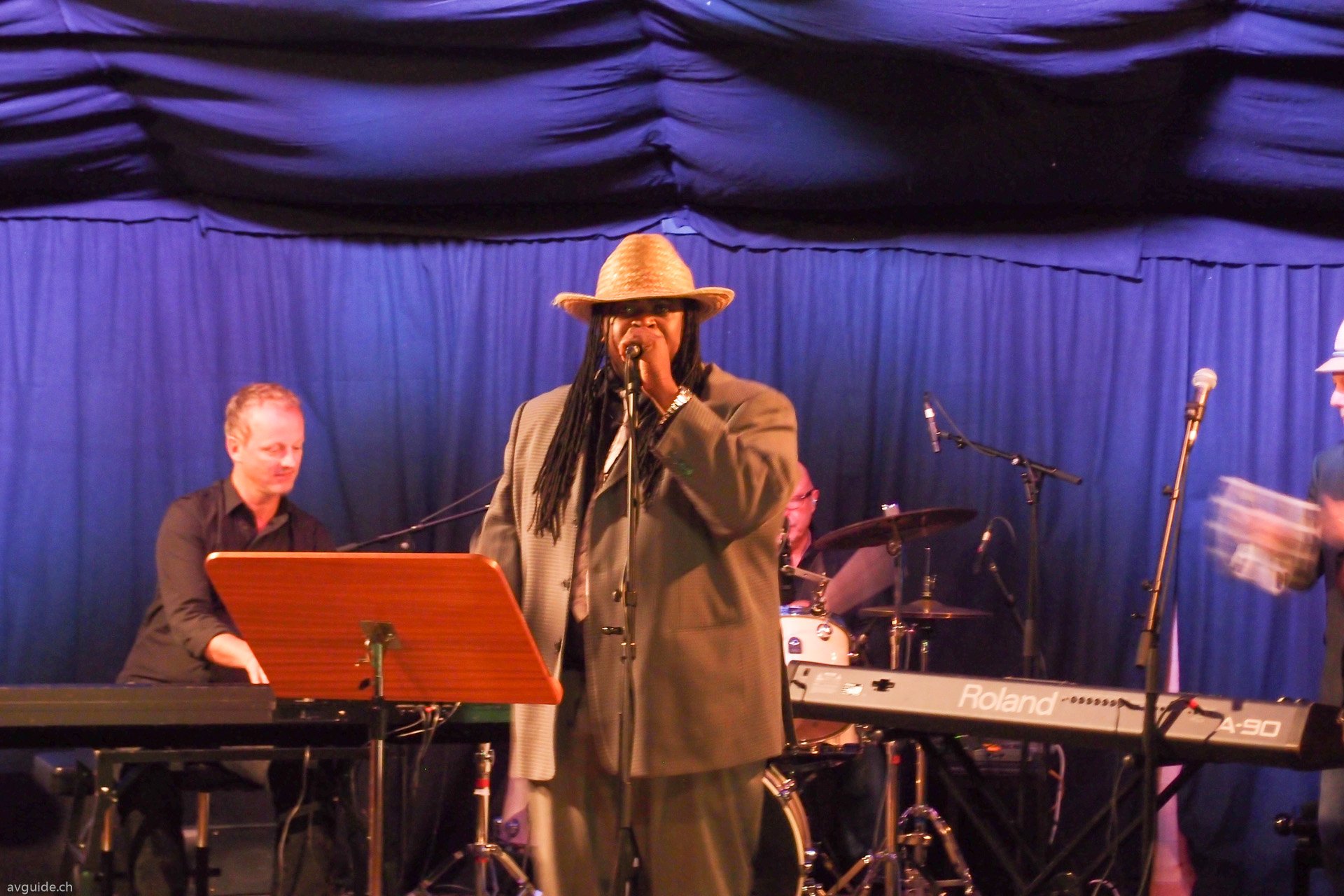 Clinton «Roachie» Outten von den Bahamas bringt die stimmtliche Patina mit. Im Bild mit Greg Galli (Pianist),