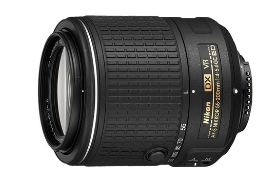 Gleichzeitig mit der D5500 hat Nikon zwei Obejktive vorgestellt. Das neue Nikkor 55-200 mm ist kompakter als das Vorgängermodell, ein beliebtes Telezoomobjektiv.