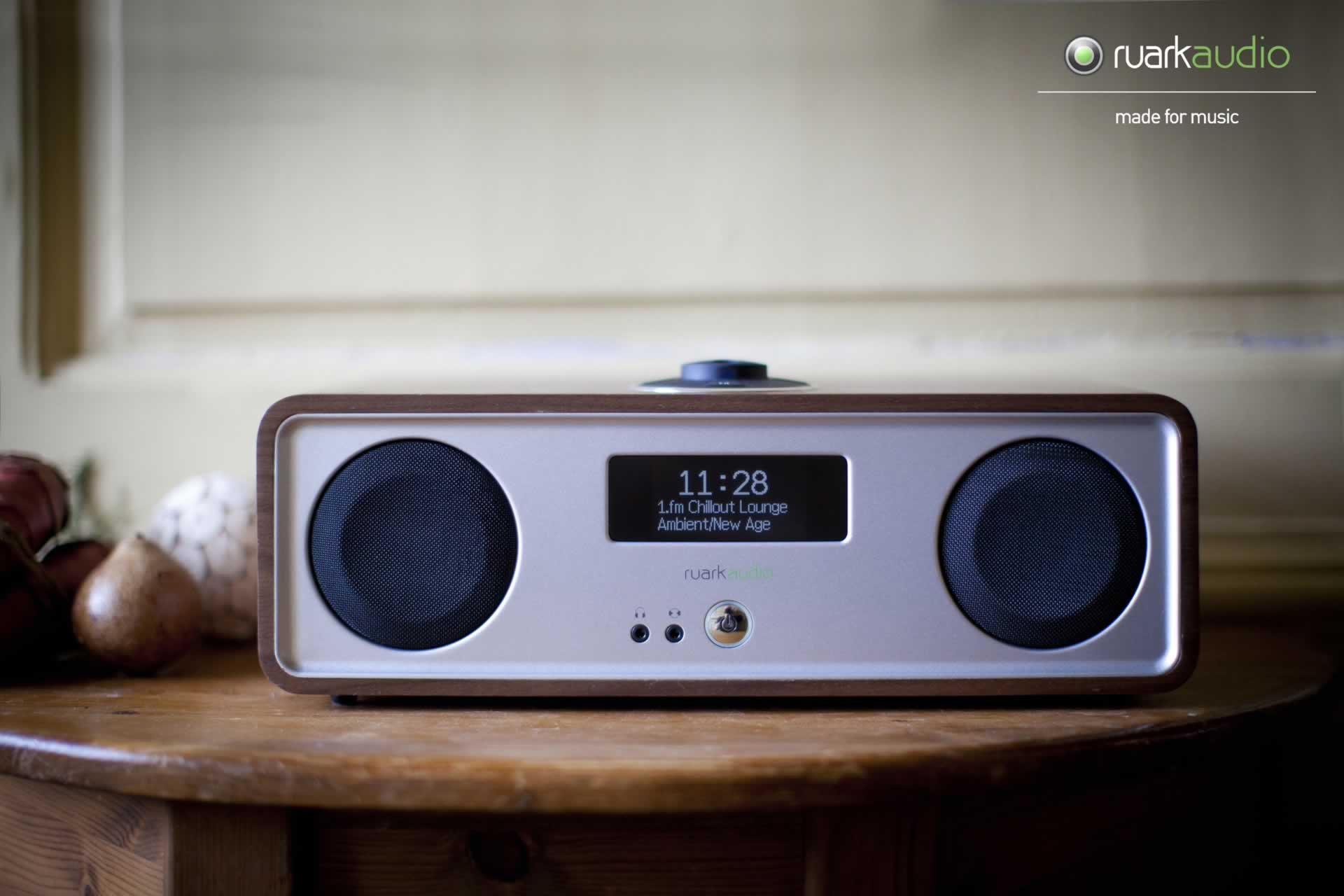 Timeless-Products: Timeless Products GmbH präsentiert den neuen Ruark Audio R2 in der MK3-Version, ein attraktiv gestaltetes Kompaktgerät mit vielfältigen Funktionen: Internetradio, DAB+/UKW, Bluetooth mit apt-X, WiFi, DLNA, Spotify Connect, USB.