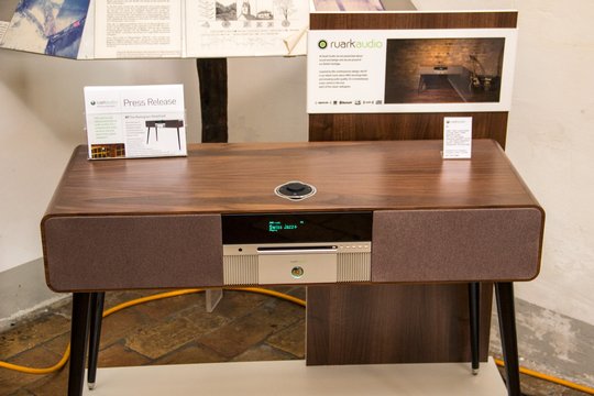 Retro Schick beim Ruark Audio R7.