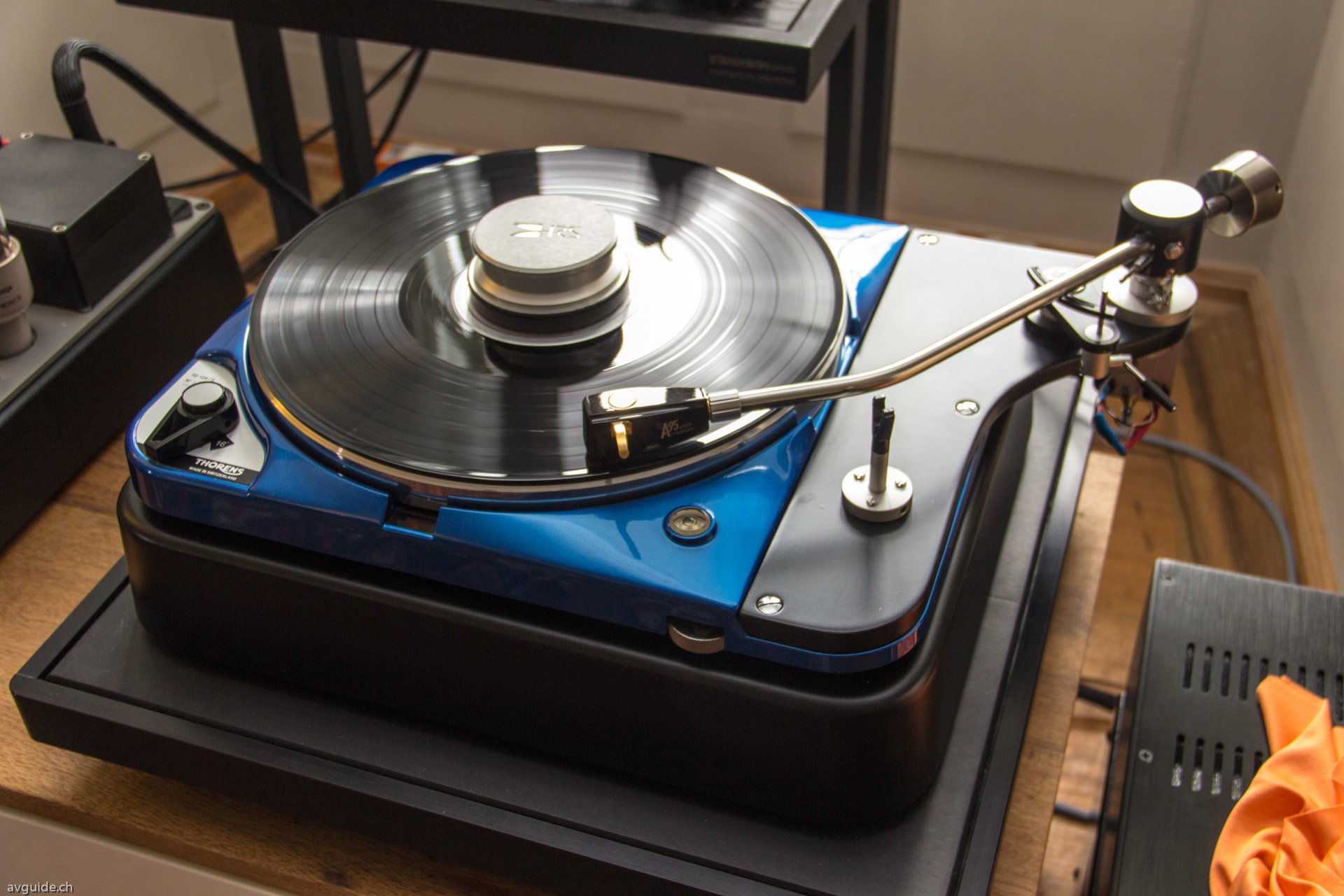 Weltweit bekannt machte sich Jürg Schopper mit der Restaurierung und dem Upgrade vom legendären Thorens TD 124.