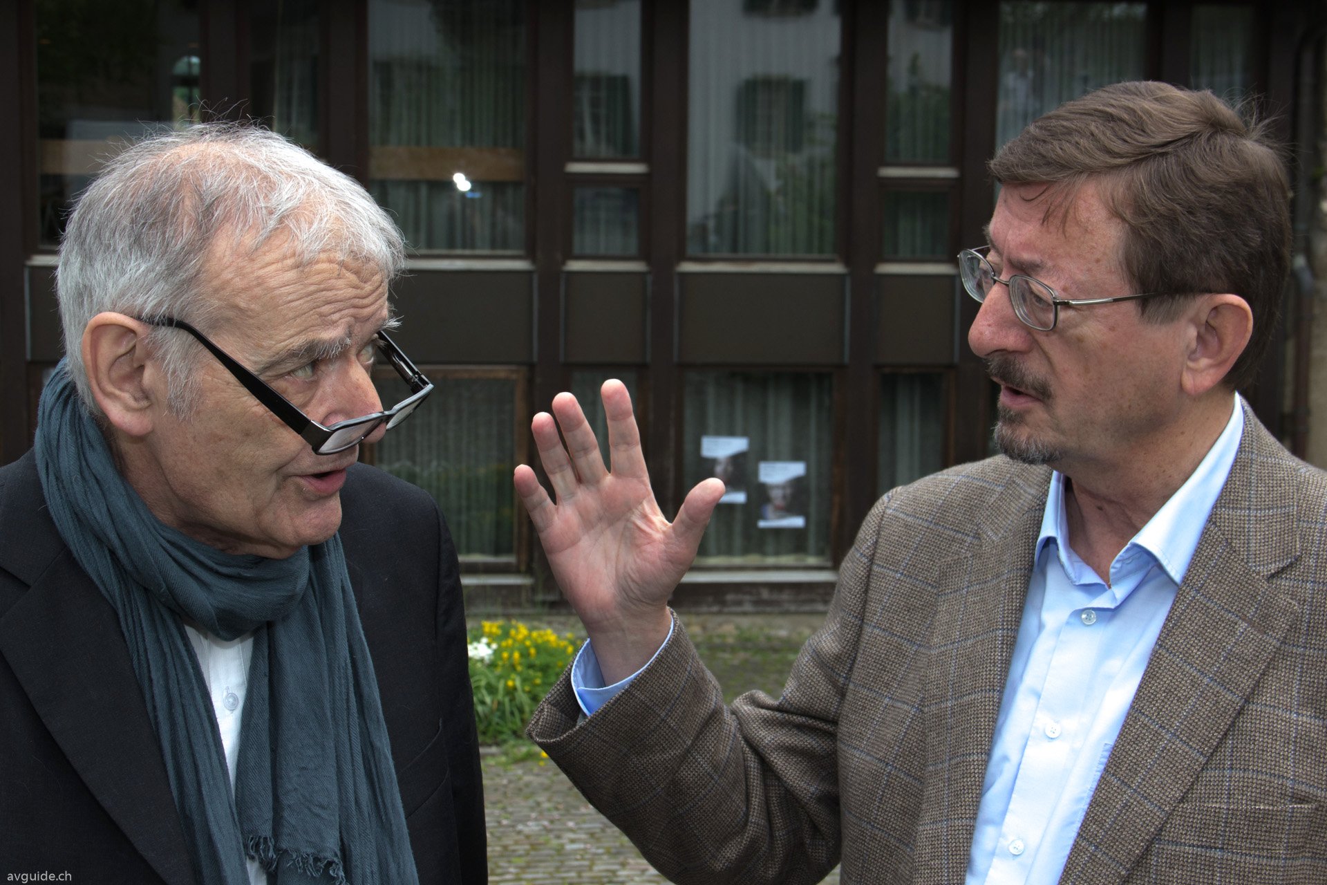 Stelldichein der Schweizer Tonmeister Prominenz am Klangschloss: Albrecht Gasteiner und Jürg Jecklin im Gespräch.
