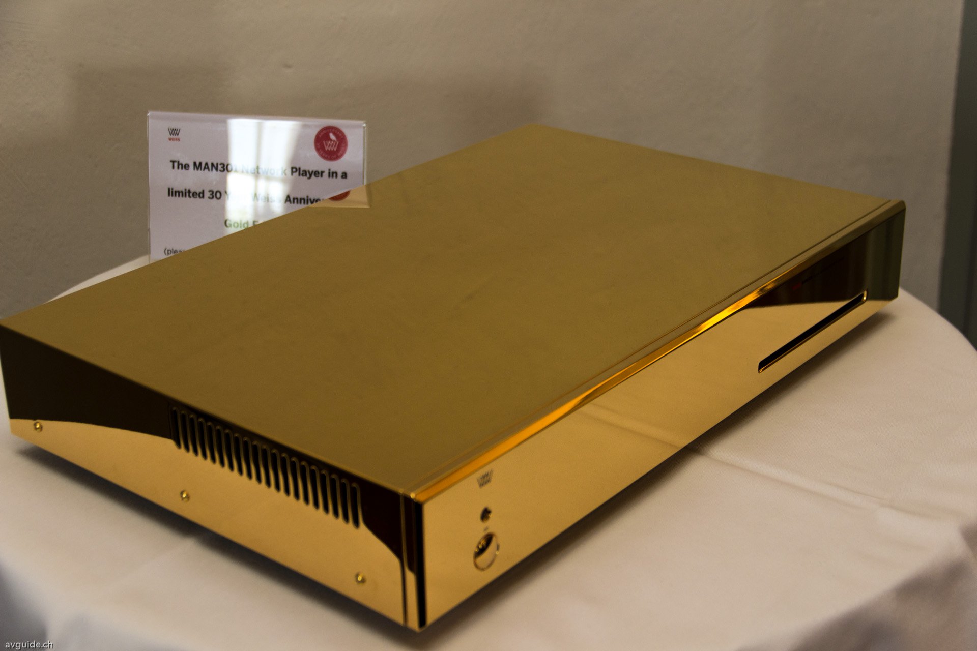 Der Man301 von Weiss in Uster ist schon bald ein Klassiker und gilt weltweit als State-of-the-Art Netzwerkplayer. Das Gehäuse mit 24 Karat-Vergoldung ist gewagt. Fans in Nah- und Fernost werden jubeln.
