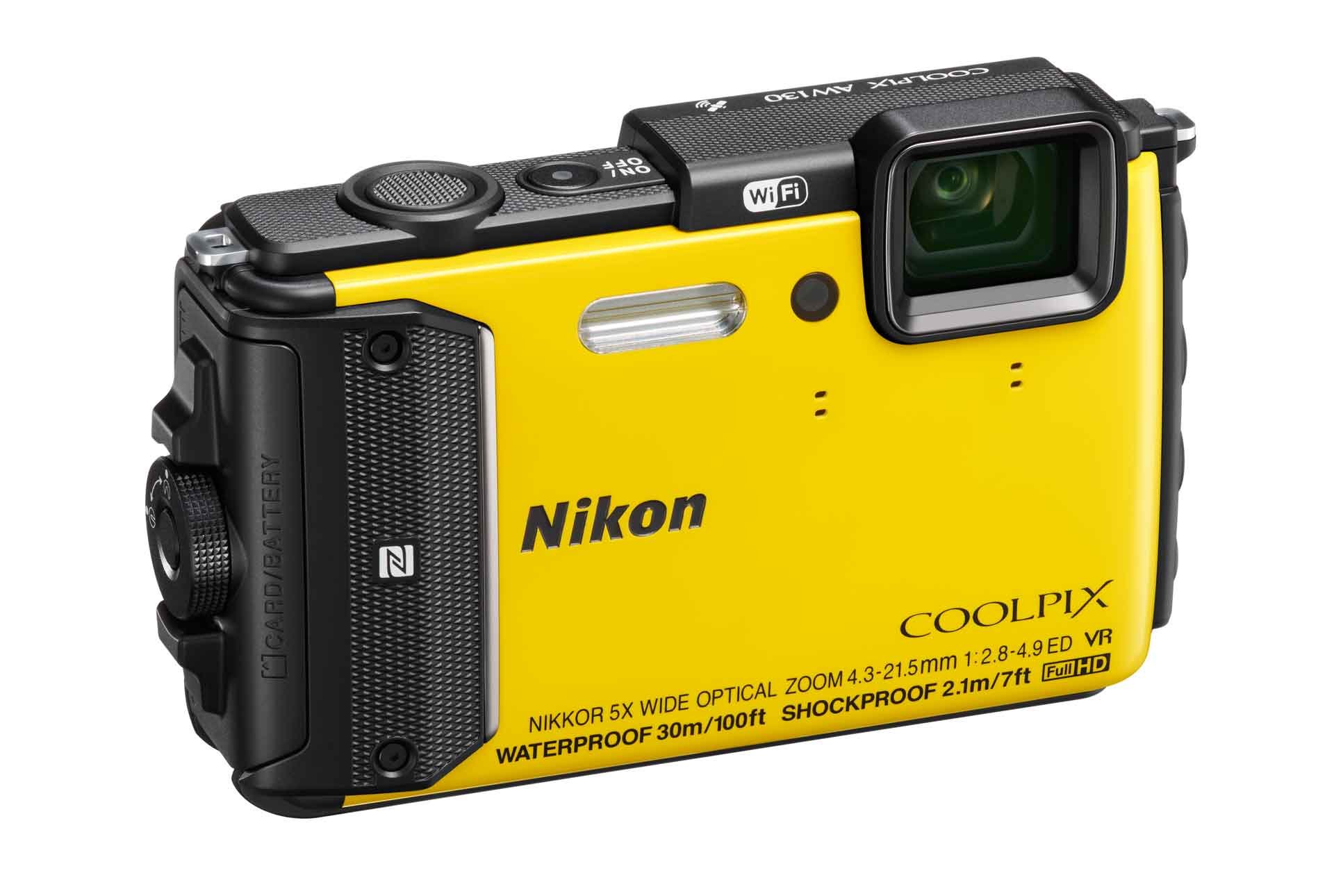 Die Nikon AW130 hält Stürze bis 2 m und Temperaturen bis -10 °C aus. Unter Wasser schafft sie gar 30 m. Darüber hinaus verfügt sie über integrierten Kompass, Barometer, Höhenmeter und GPS-Modul, ist also als perfekter Outdoor-Begleiter ausgestattet. Dank NFC-Unterstützung und integrierter Wi-Fi-Funktion nimmt sie auch Verbindung mit sozialen Netzwerken auf.