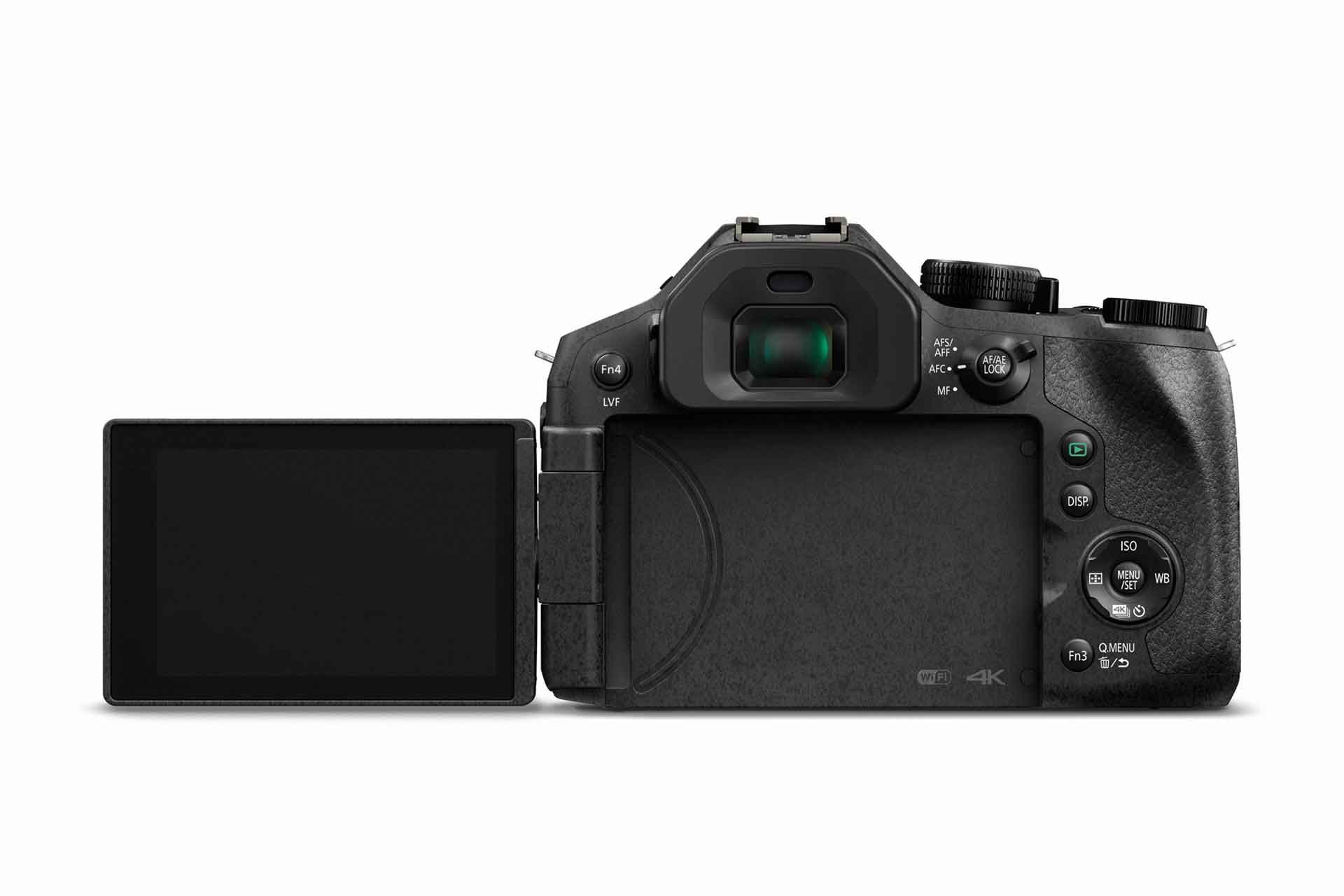 Das integrierte WiFi-Modul (IEEE 802.11 b/g/n) erlaubt die kabellose Kommunikation mit Smartphone oder Tablet mit installierter Panasonic »Image App«. Es ermöglicht die Live-View-Bildkontrolle, das Auslösen, Zoomen, Fokussieren oder die Einstellung von Verschlusszeit, Blende und Belichtungskorrektur sowie das Speichern und Teilen von Bildern.