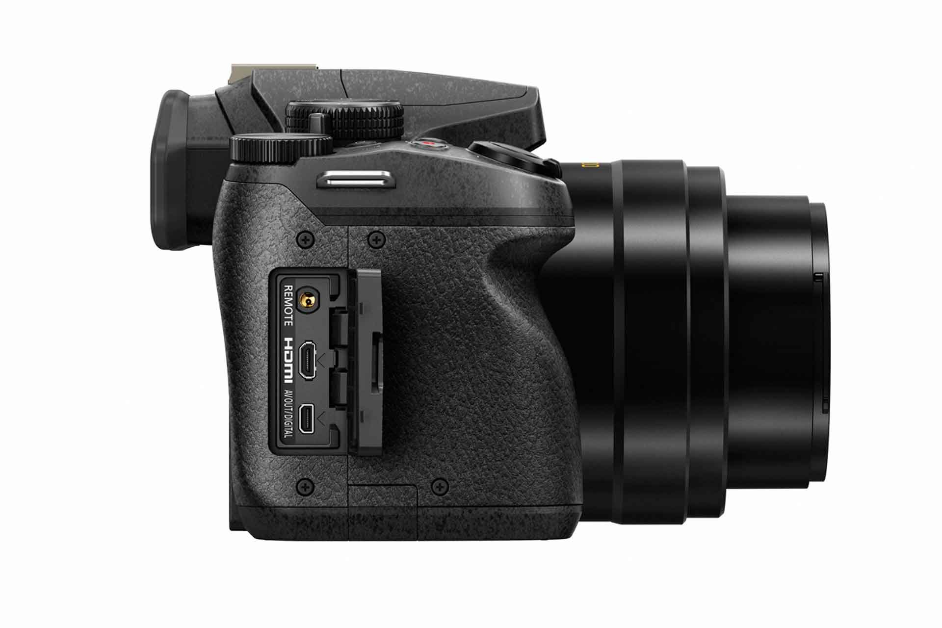 Zur FZ300 gibt es einiges an Zubehör für erweiterte Einsätze, so die Nahlinse DMW-LC55, der Telekonverter DMW-LT55, der Systemblitz DMX-FL580L, der sich kabellos fernauslösen lässt und für Videoaufnahmen auch eine LED-Leuchten-Funktion bietet, sowie das Stereo-Aufsteck-Mikrofon DMW-MS2.