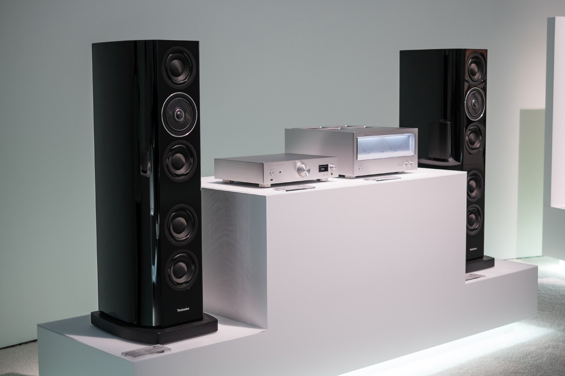 Das R1 Reference Class System kostet komplett 40'000 EUR und spielt beeindruckend.