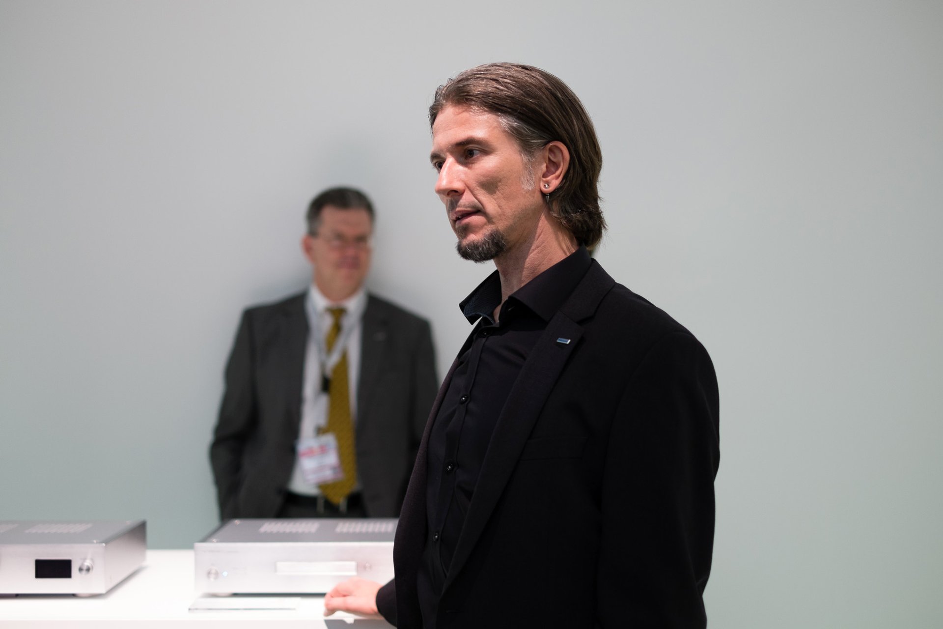 Andrew Iten (Panasonic Schweiz) präsentiert das neue Technics Lineup. Auch er ist ein begnadeter Musiker.