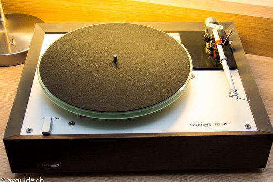 Achtung Hingucker! Das brandneue Thorens TD 905 Laufwerk mit TP-92 Tonarm im klassischem Look. Das macht Lust auf Reinhören.