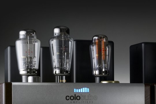 Gino Colombo entwickelt, baut und verkauft mit seiner Firma Colotube High-End-Röhrenverstärker für höchste Ansprüche. Nach jahrelanger Entwicklung hat er innovative Technik und stilvolles Design ideal vereint.