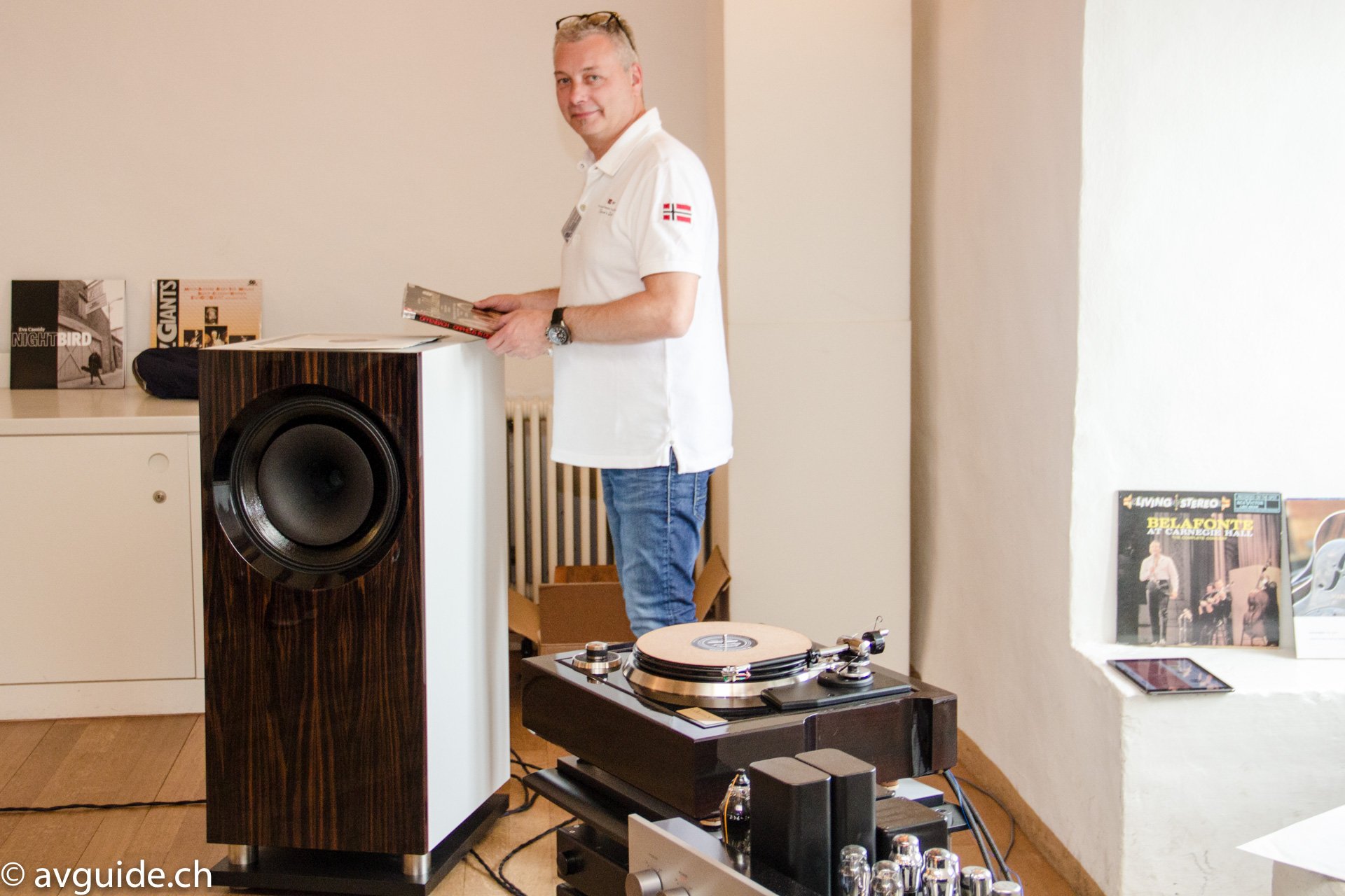 Musikwiedergabe ist die Passion von Günter Tobian. Er nennt sich "Soundaholic". Seit 15 Jahren entwickelt er Röhrengerätschaft und Hornlautsprecher wie den 15LE im Bild. Inzwischen ist auch ein Vinyl-Plattenspieler dazugekommen.