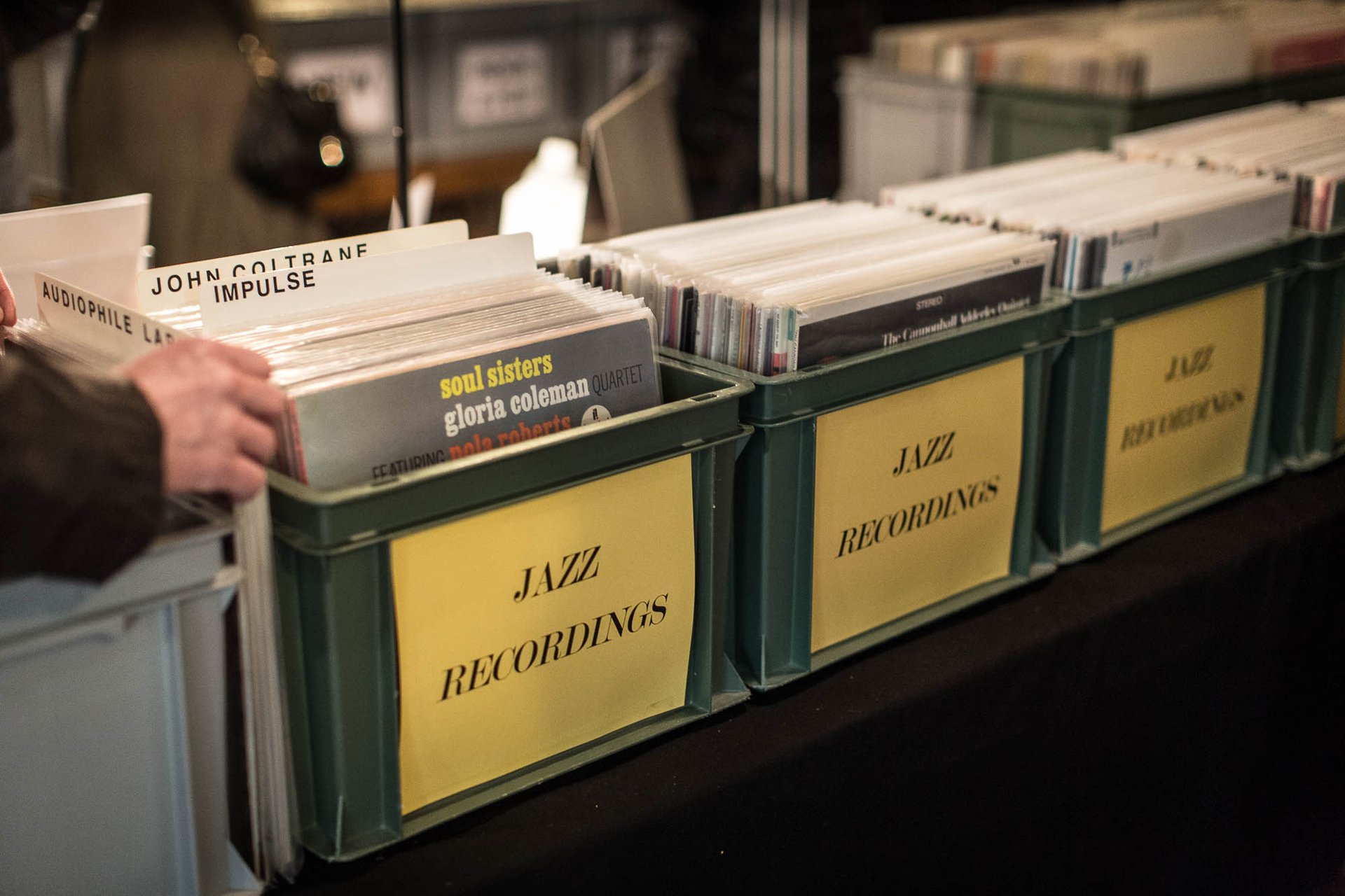 Die Analogue Audio Association und ihre Mitglieder bieten ausgesuchte Schallplatten an.