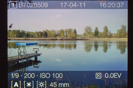 Hasselblad X1D: Fotowiedergabe mit Einblendung der detaillierten Aufnahmedaten.