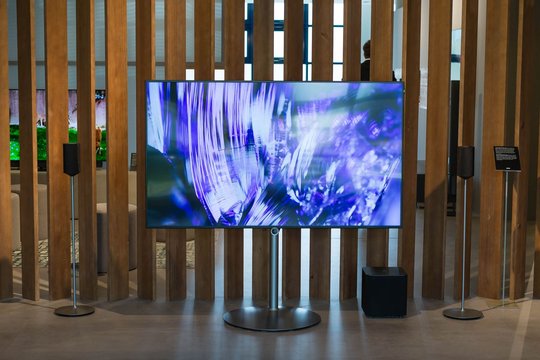 Loewe setzt ab 55 Zoll Bildschirmdiagonale auf OLED-Technologie.