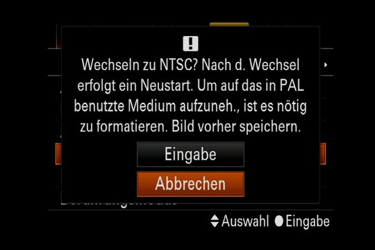 Sony Alpha 7R III Videofunktionen: Die Umstellung auf 24p, bzw. NTSC, verlangt eine Formatierung der Speicherkarte.