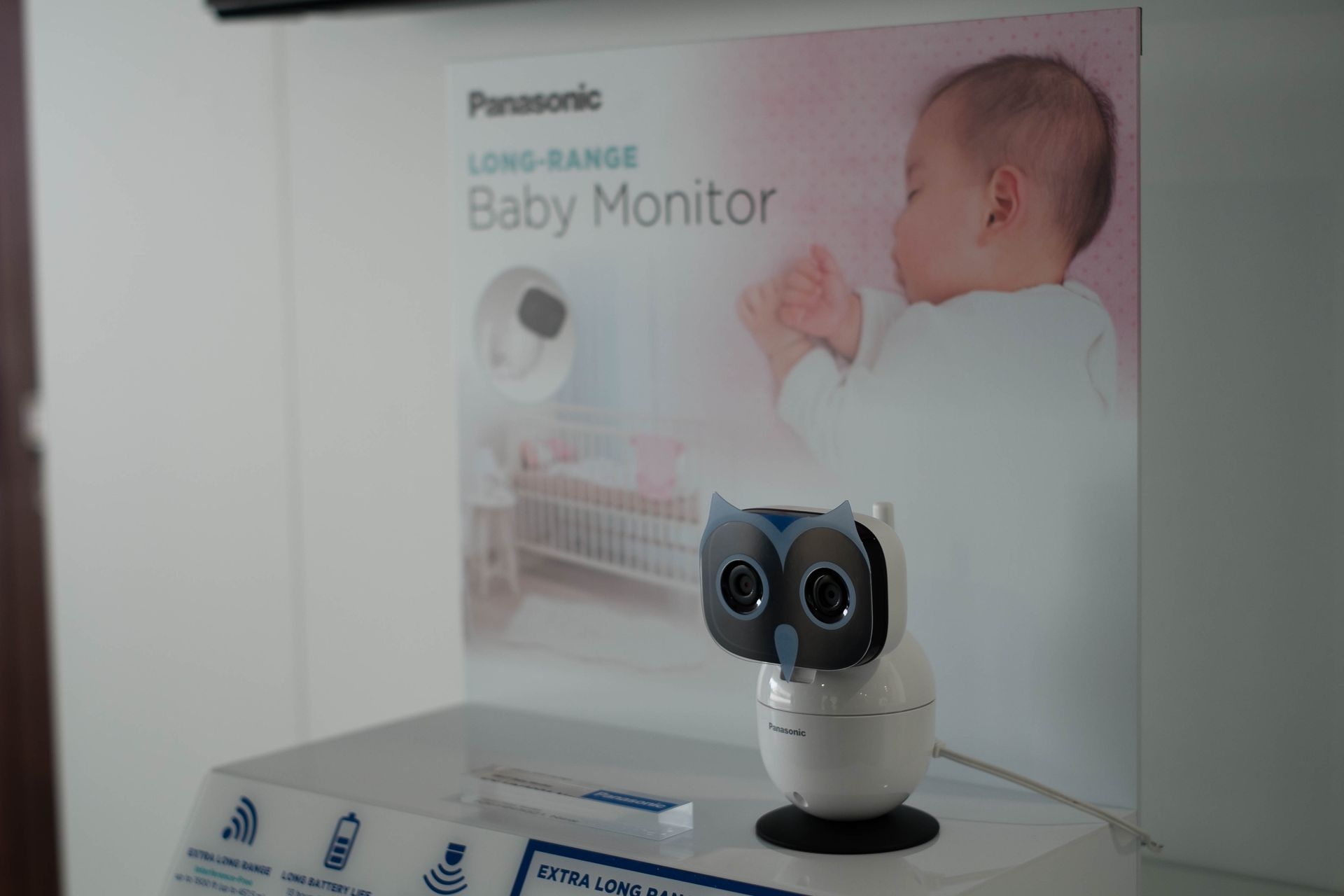 Der neue Baby-Monitor gefällt vermutlich auch dem Baby. Glauben wir wenigstens.