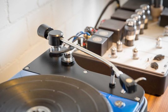 Schopper schürft Gold: Thorens TD 124 mit Schopper-Tonarm und Swissonor-Verstärker.