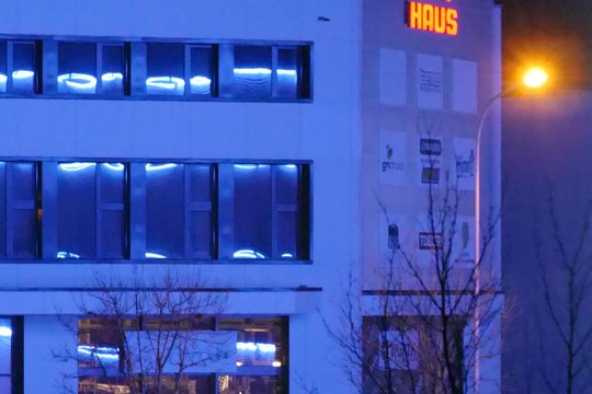 Panasonic Low-Light-Vergleich GH5 vs GH5S. Ausschnitt in 100 Prozent Ansicht, GH5, mit niedriger Auflösung, 10 MP, Bild ist in der Grösse vergleichbar mit GH5S mit 10 MP. Weniger deutliche Unterschiede zur GH5S.