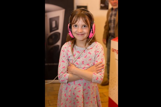 Happy-Headphone-Girl...