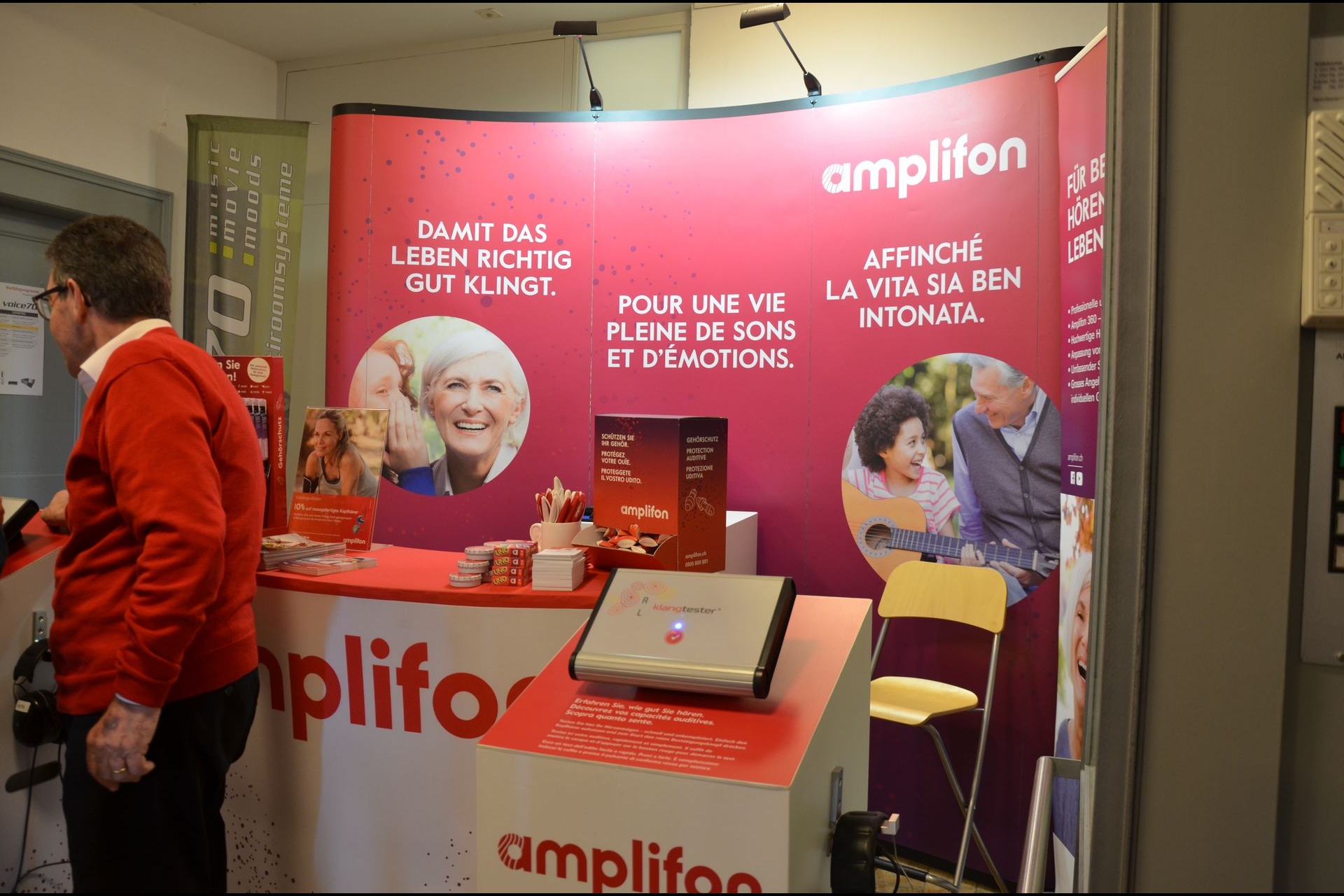 Amplifon: Gut hören können gehört auch zum Musikerlebnis zuhause.