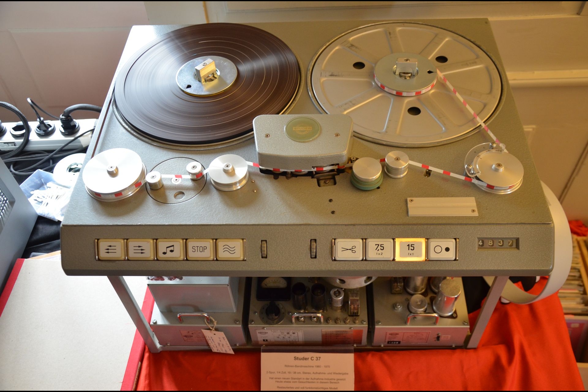 Studer C37: Professionelle Bandmaschine mit Röhrentechnik. Ein Traum.