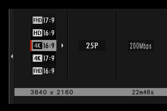 Fujifilm X-H1. Filmeinstellungen, Format-Auswahl: Die höchste Videodatenrate beträgt bei UHD 25p 200 Megabit pro Sekunde.