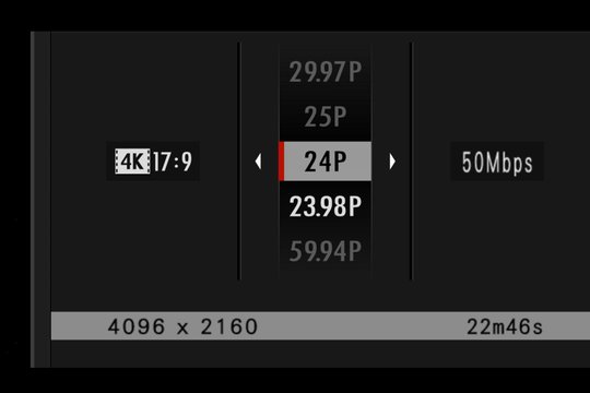 Fujifilm X-H1. Filmeinstellungen, Format-Auswahl: Die höchste Videoauflösung ist Cinema-4K mit 4096 x 2160 Pixeln.