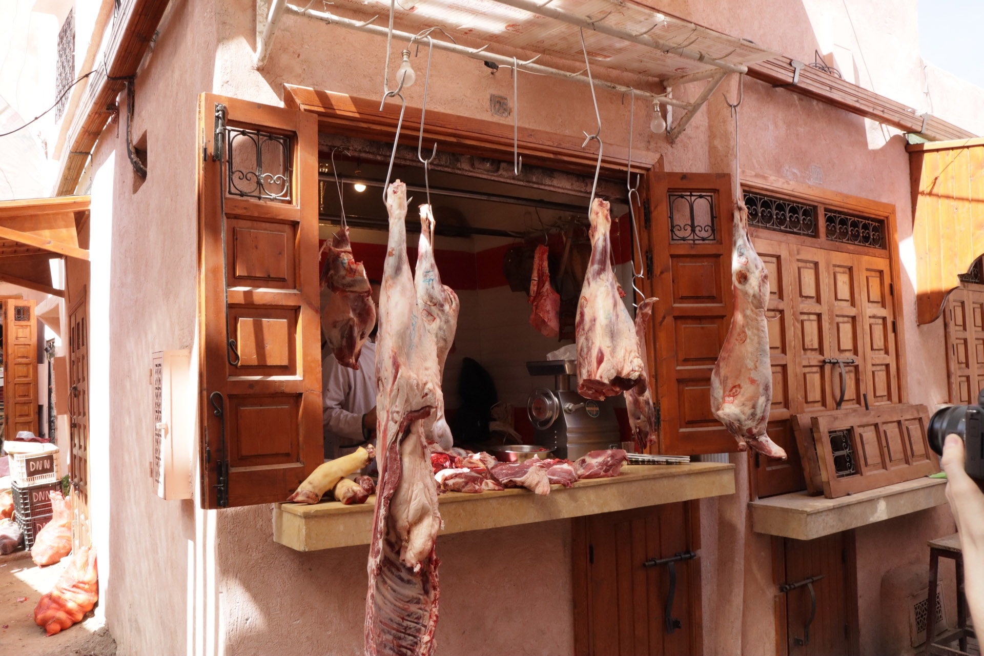 Canon EOS M50, Foto 6, 30 mm, f/10, 1/60 Sek., ISO 1250. Souk-Impressionen.