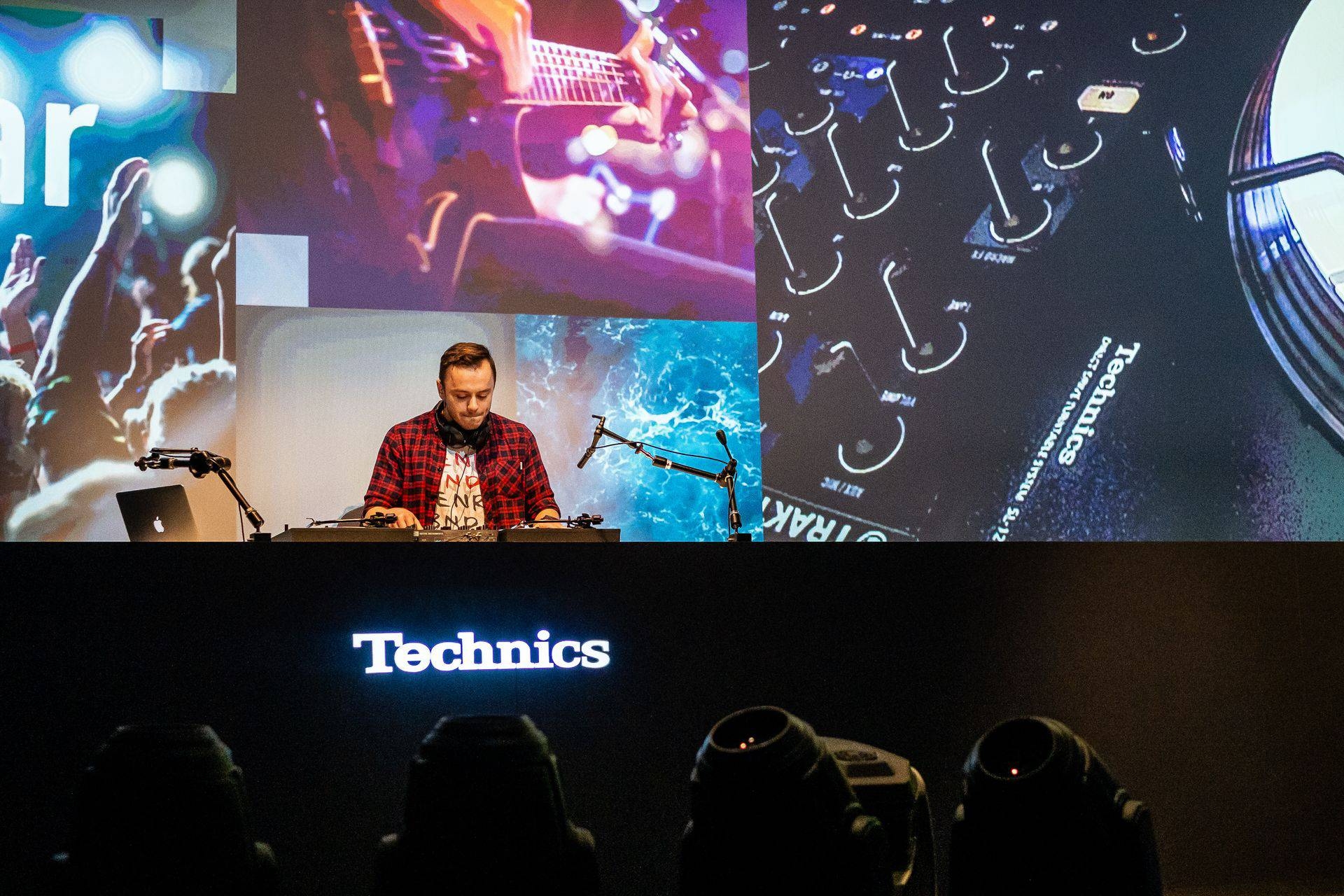 Die erfrischende DJ-Performance mit dem Original-Werkzeug von Technics in einer verbesserten Version dem SL-1210MK7.