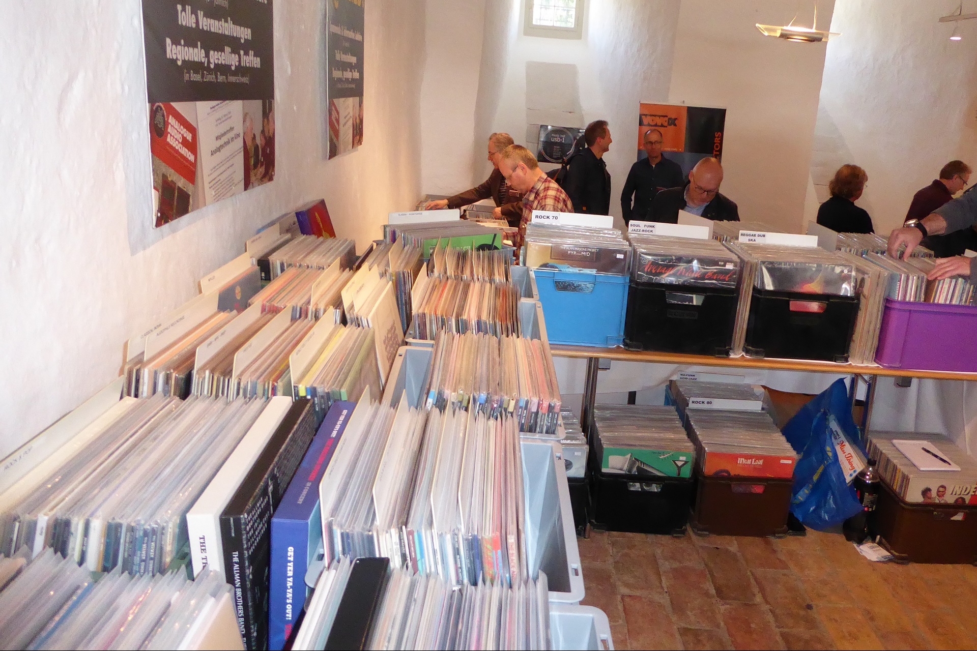 Vinyl-Liebhaber konnten in einem reichen Fundus an hochwertigen Schallplatten stöbern.