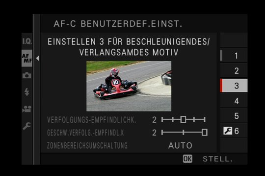 Einstellung 3: Autofokus kann plötzliche Beschleunigung oder abrupte Verzögerung erkennen, z.B. Motorsport, Fussball, Basketball. 