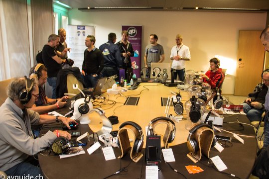 Seh gut besucht war der Boardroom. Kopfhörer konnten hier nach belieben ausprobiert werden.