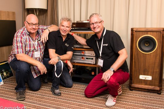 Sounds für Connaisseurs. Uwe Bartel von Vincent Vertrieb, Daniel Leiser von Sinus-Technologie und Thorens Inhaber Gunter Kürten präsentierte eine klangstarke analoge Kette mit Tannoy Turnberry Lautsprechern.