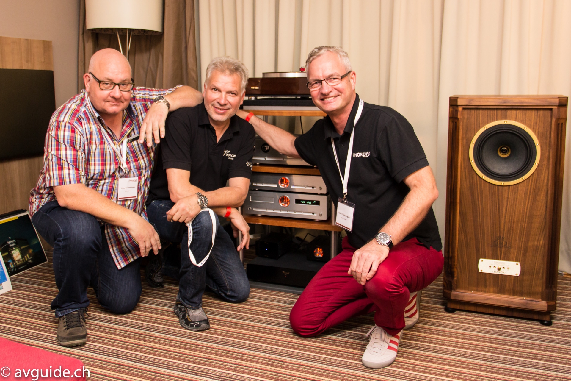 Sounds für Connaisseurs. Uwe Bartel von Vincent Vertrieb, Daniel Leiser von Sinus-Technologie und Thorens Inhaber Gunter Kürten präsentierte eine klangstarke analoge Kette mit Tannoy Turnberry Lautsprechern.