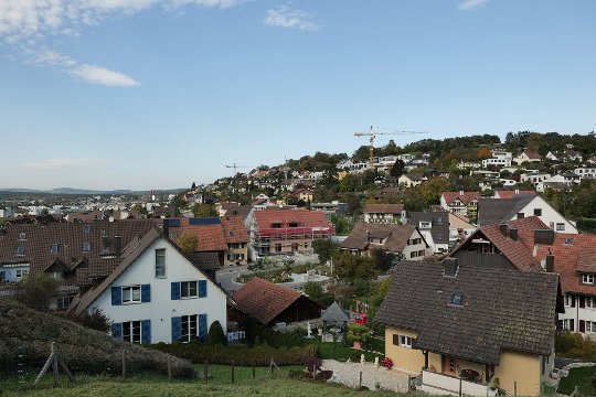 Obj. S 24-105, Brennweite 24 mm, P, f/6.3, 1/250 sec., ISO 100, WB Wolken, Bildstil «Porträt».