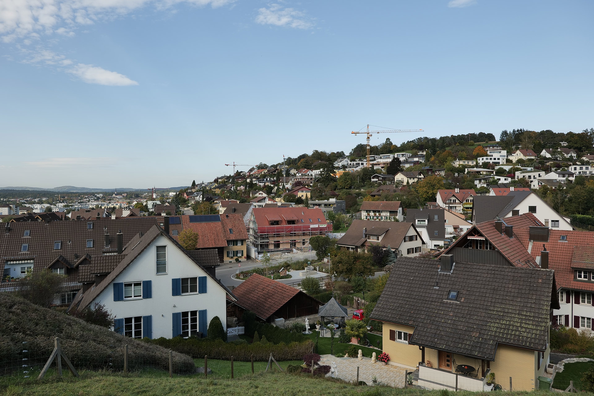 Obj. S 24-105, Brennweite 24 mm, P, f/6.3, 1/250 sec., ISO 100, WB Wolken, Bildstil «Natürlich».