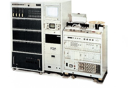 DN-023R: Denon entwickelte den weltweit ersten kommerziell einsetzbaren PCM-Digitalrekorder.