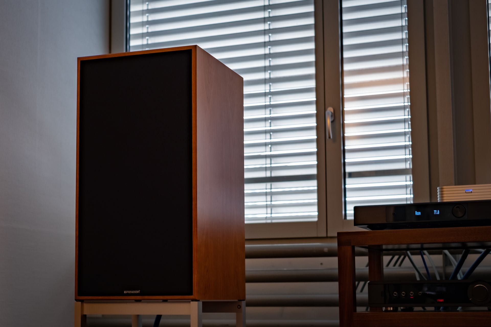 Dann durfte sich der Belcanto EX1 integrated an der anspruchsvolleren Spendor Classic 100 beweisen.