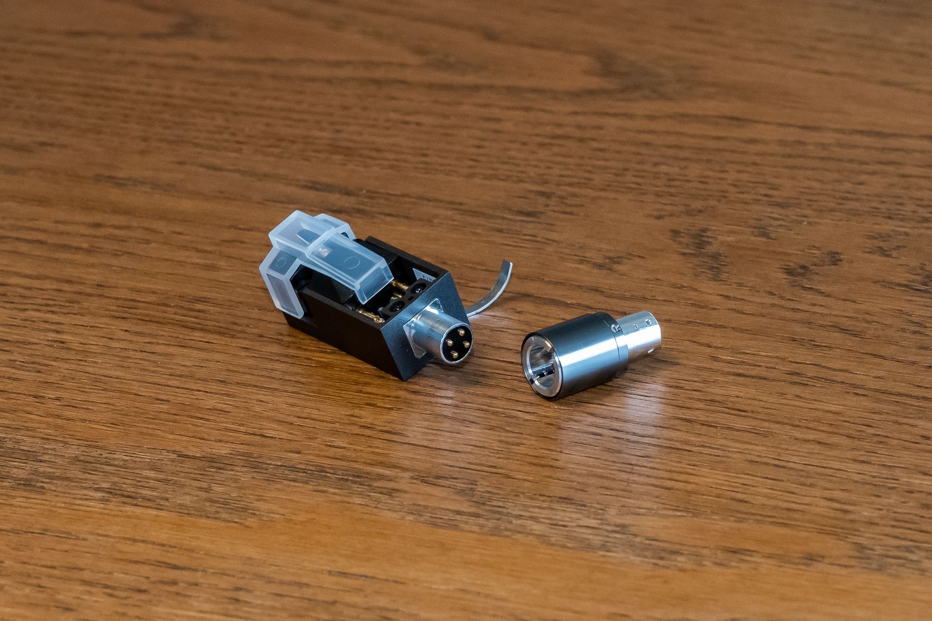 Teil der Konstruktion ist ein präziser Adapter, den man meistens braucht, ausser bei Spezial-Einstellungen