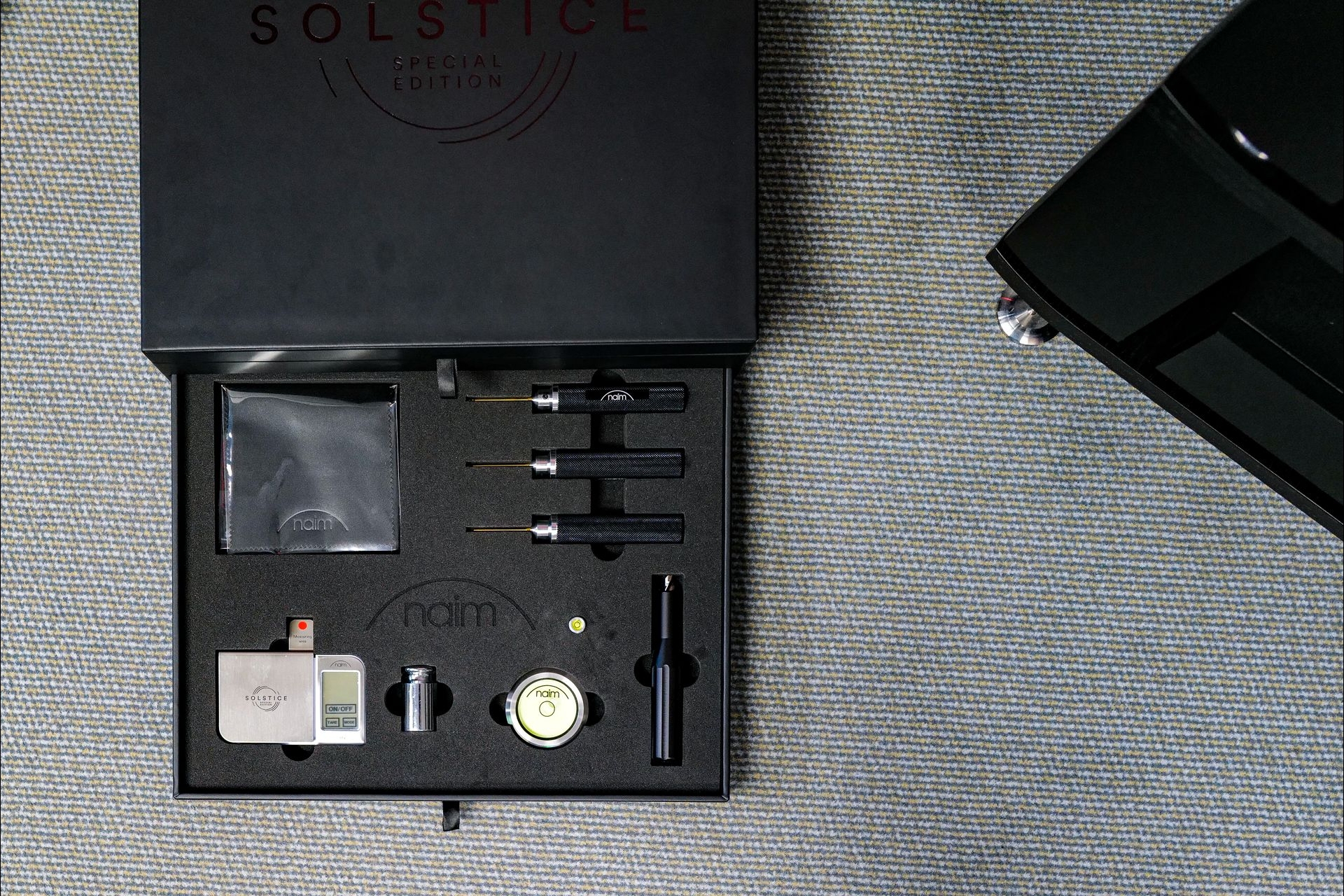 Das Solstice Accessories Set enthält alles, was man braucht, um zu justieren und zu reinigen.