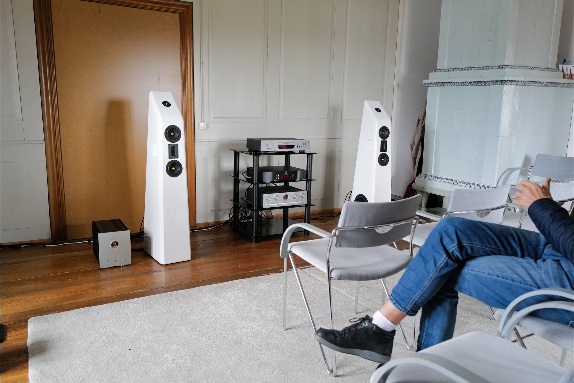 Das JB Swiss Top-Modell spielt an Vincent und Moon Elektronik