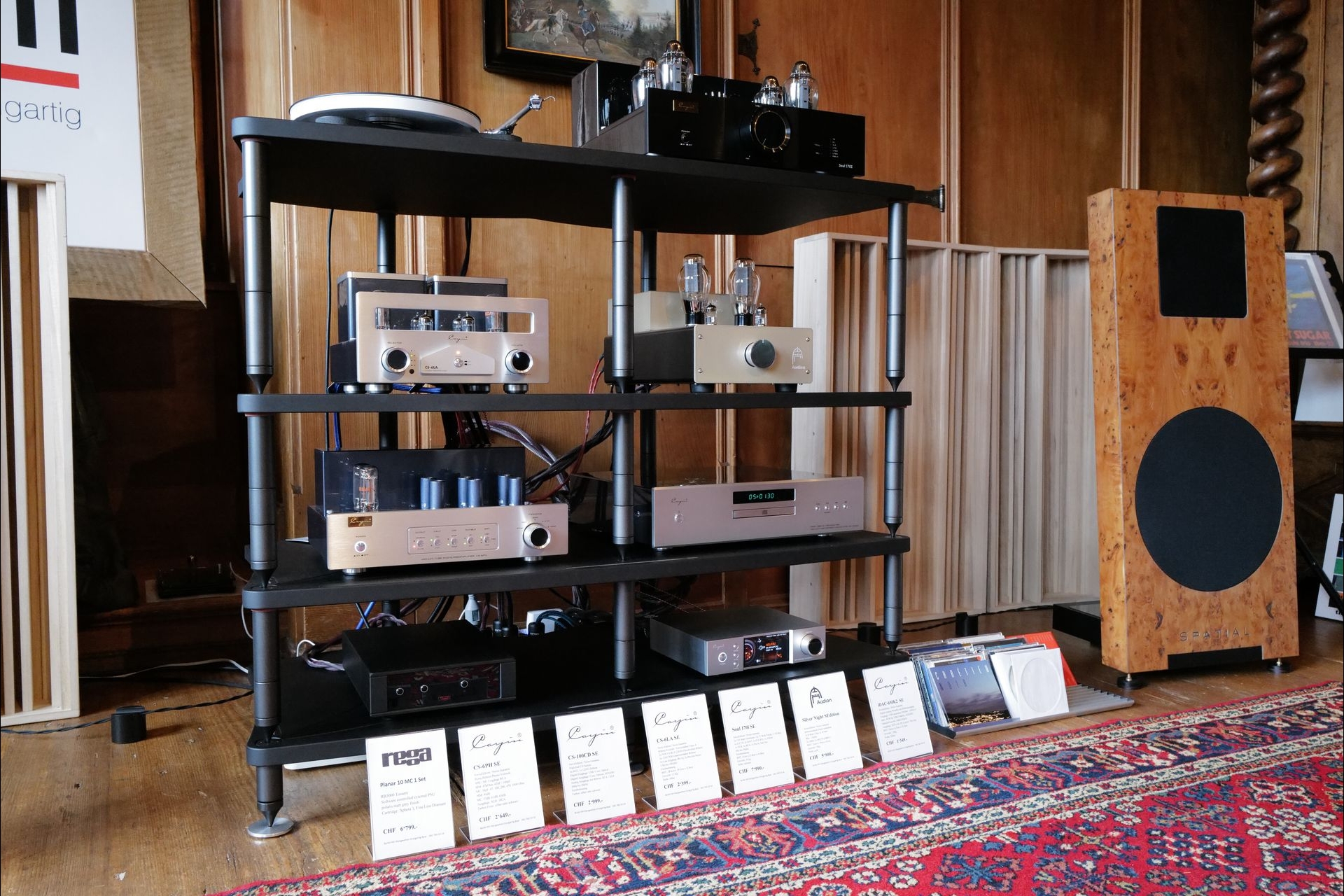 Bürkli Hifi präsentiert die open-baffle Lautsprecher von Spatial, angesteuert von Cayin Elektronik