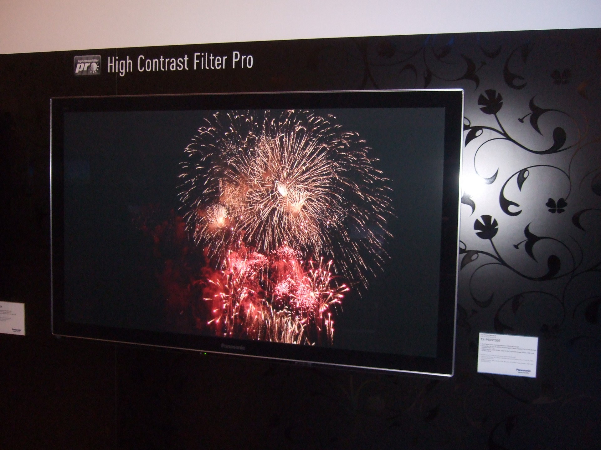 Der TX-P50VT30E, eines der neuen Top-Modelle von Panasonic, welches Zugang zur herstellereigenen Viera Connect Plattform bietet. Erhältlich in den Grössen 40, 50, 55 und 60 Zoll.