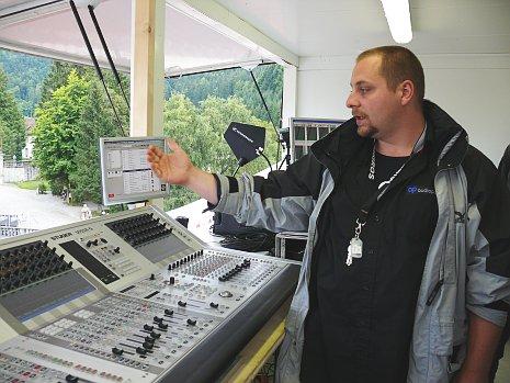 Folgende Personen der Firma Audiopool sind für die gesamte Beschallung verantwortlich: 
Sound designer: Thomas Strebel.
Front of House: Laurenz Zschokke (siehe Bild), Operator des Studermischpultes.
Mikroport: Christoph Binder, Koordination und Bühnenverantwortlicher Mikrofone.
Timax: Roman Huber, Programmierung des Ortungssystems