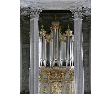 Kirche im Schloss Versailles TZ3 mit 280 mm Tele aus der Hand geschossen.
Gestochen scharf dank MEGA O.I.S.